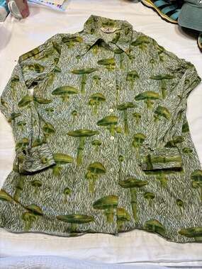 Vintage 60s Green funky button up blouse with mushroom, fungi print shirt